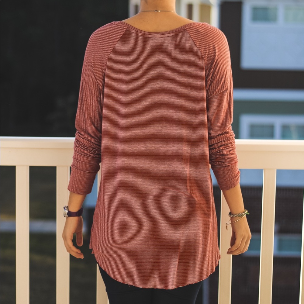 red striped “jegging” tee